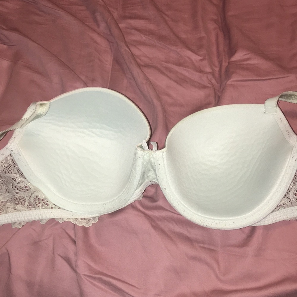 VS Bra - Picture 3 of 4
